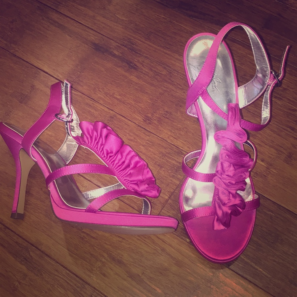 PINK JACQUELINE FERRAR HEELS